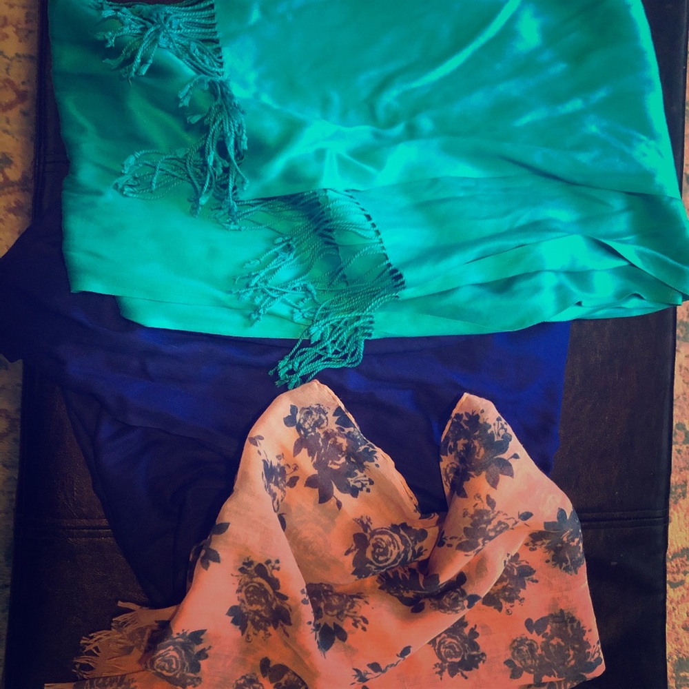 Scarves lot
